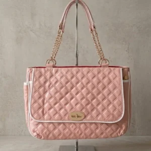 Sac de transport La Baronne rose matelassé vu de face